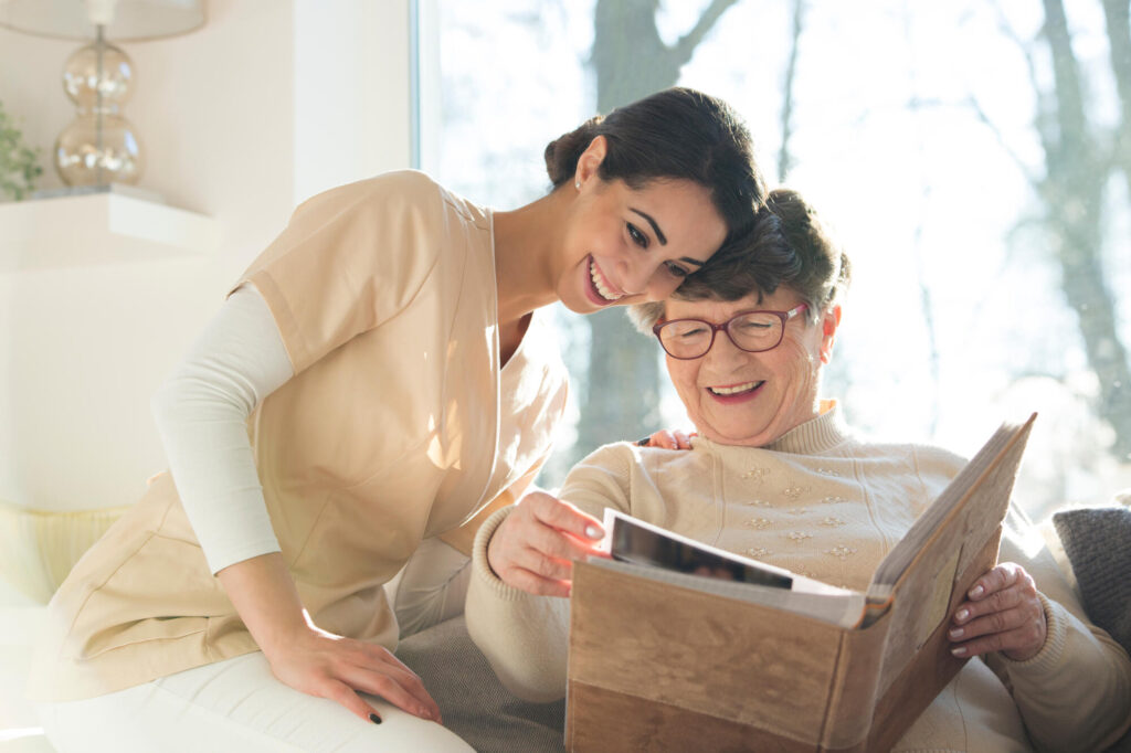 How Memory Care Supports Aging Adults with Cognitive Decline
