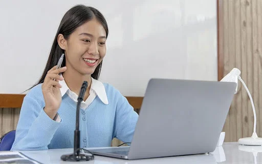 Why Hire a Virtual Assistant? 6 Tasks You Should Delegate Today 