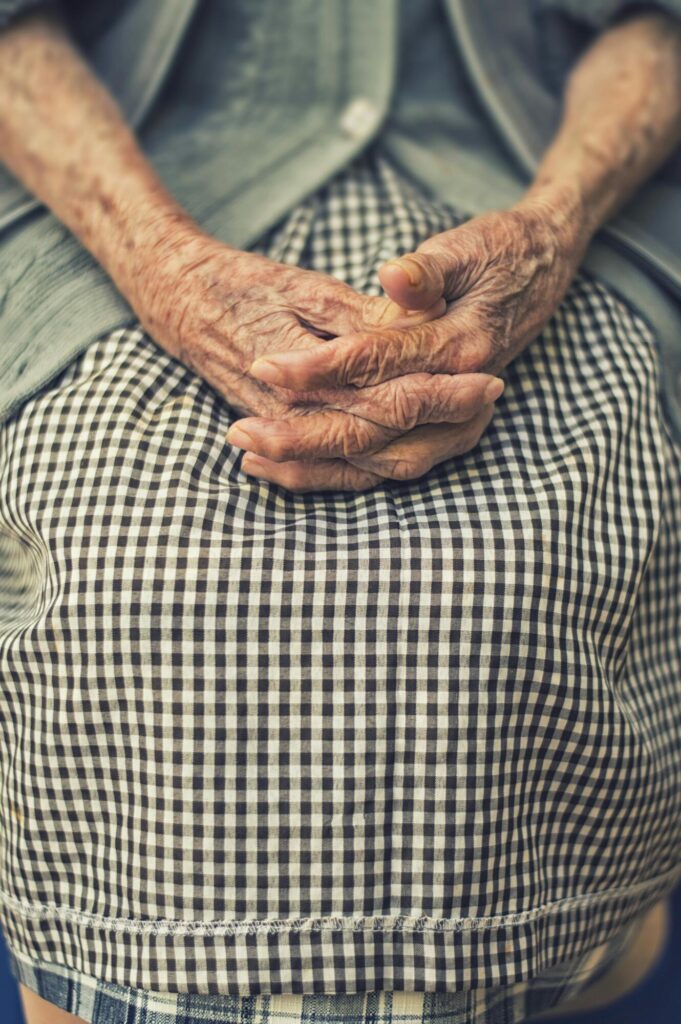 Discover the key benefits of senior memory support programs, including safety, personalized care, and activities that boost cognitive function.
