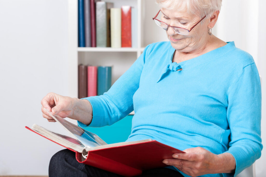 Gentle Guidance: Helping Seniors Navigate Memory Challenges