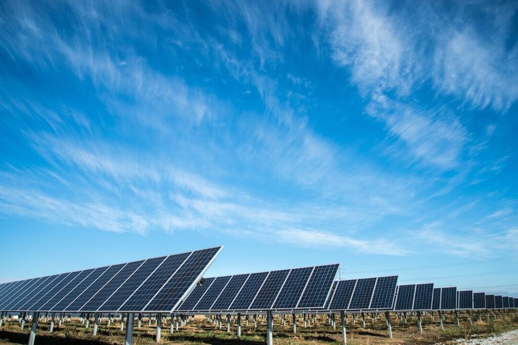 Key Benefits of Installing a Commercial Solar System for Businesses