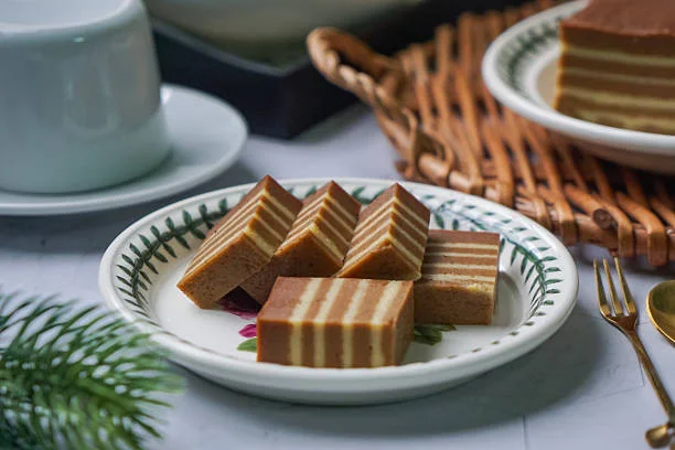 Best Colombian Bakeries Near Orlando’s Theme Parks for a Quick Snack