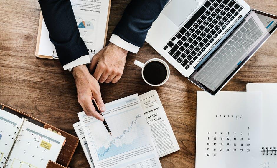 How an Expert Financial Advisor Guides Your Success