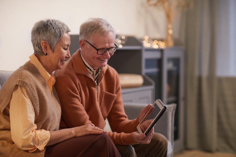 Four Benefits of Active Communities for Senior Living