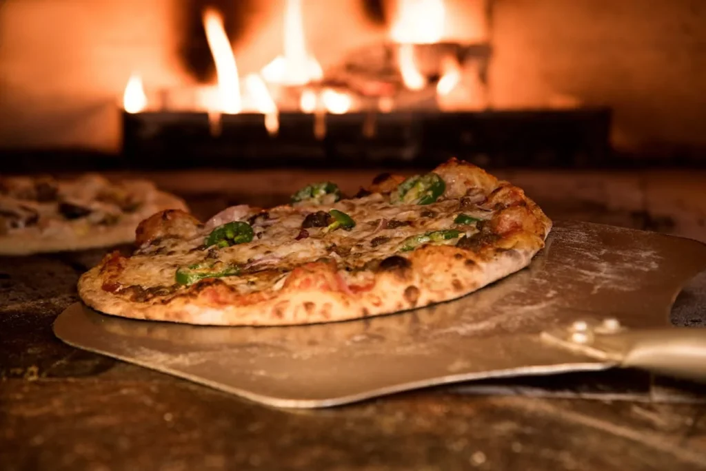 Why Cooking A Delicious Pizza Is An Amazing Choice For Parties