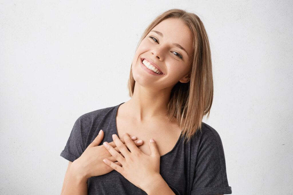 How Dental Veneers Improve Confidence and Oral Aesthetics
