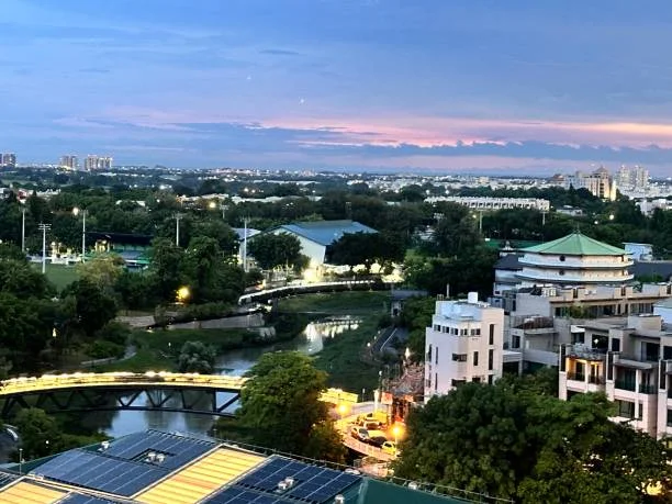 River Modern and Thomson View