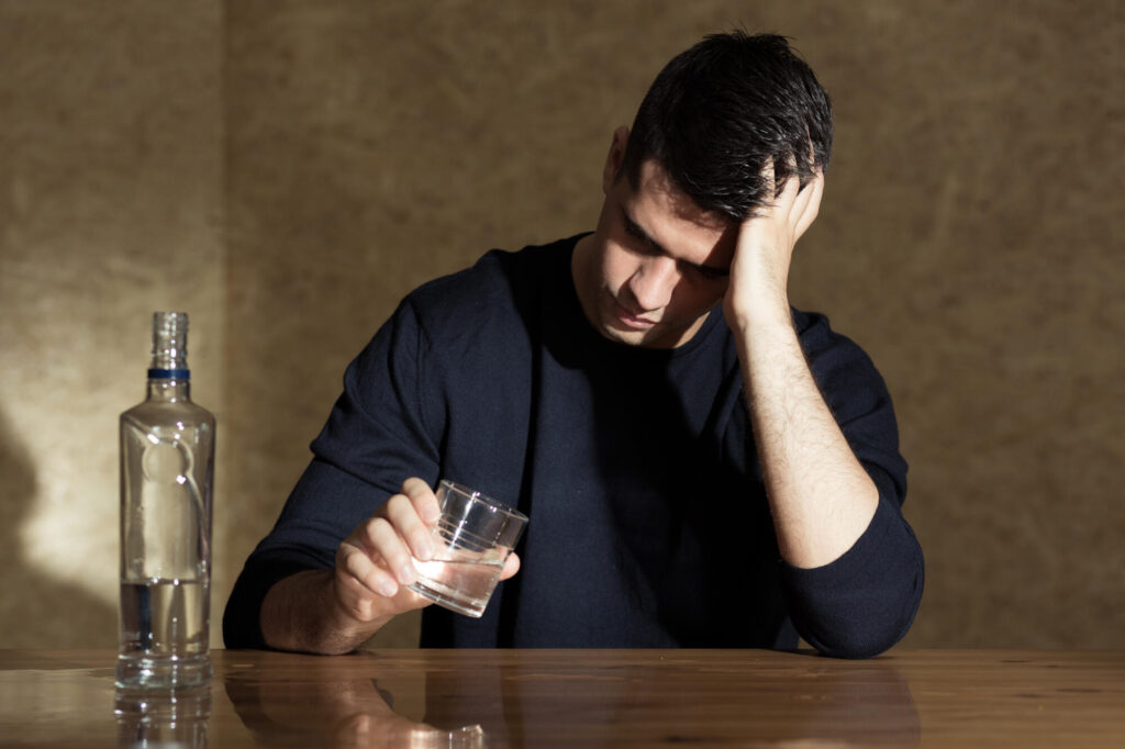 Understanding the Key Symptoms of Alcohol Use Disorder