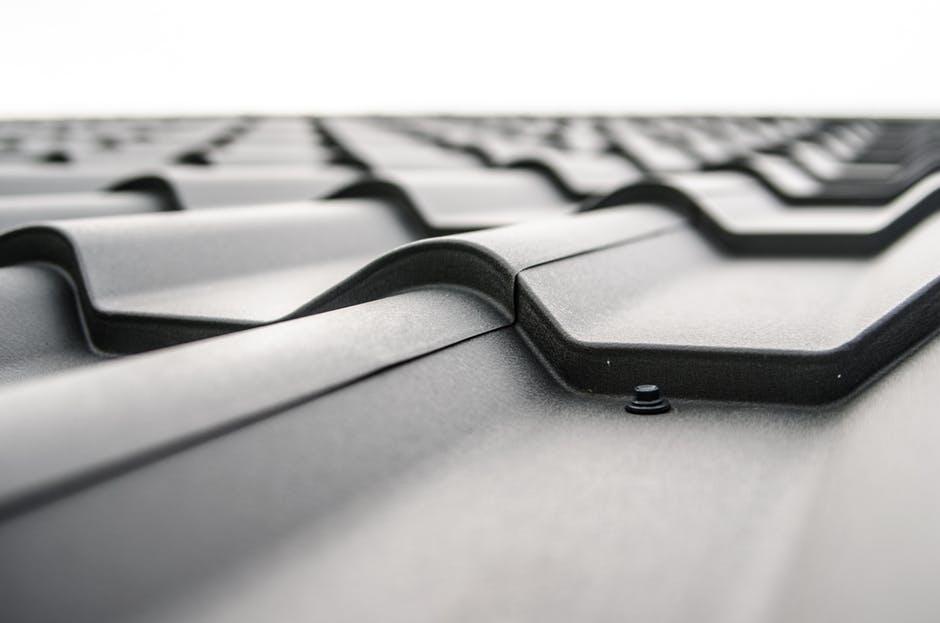 How to Maintain Commercial Roofs: A Complete Material