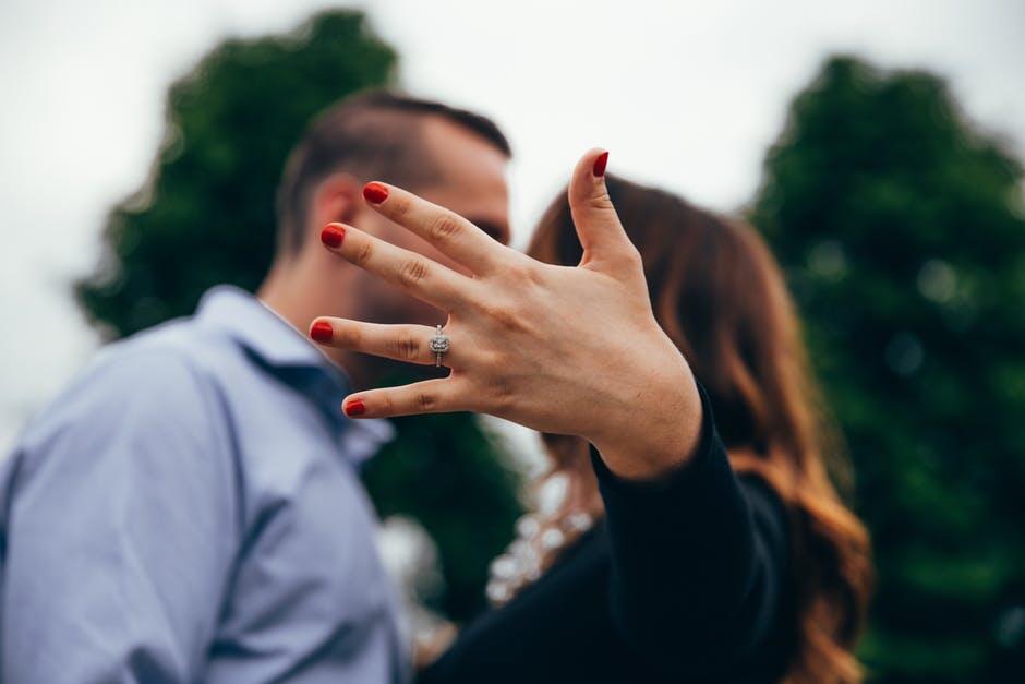 How to Choose the Perfect Engagement Ring for Your Partner