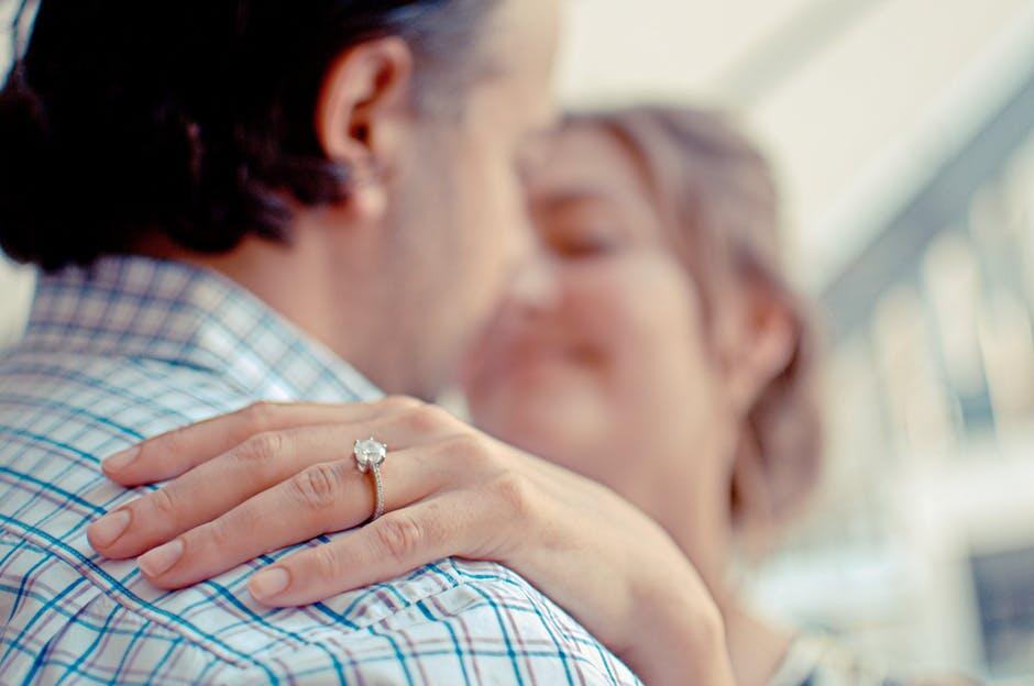 How Symbolic Jewelry Enhances Meaningful Moments